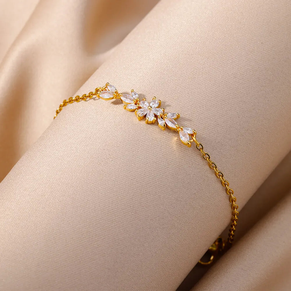 Bracelet élégant en forme de fleur de zircon pour femmes et filles